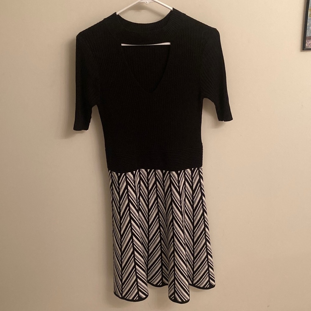 VTG Candies Solid Black Top W/White/Blk Chevron Pattern Bottom Dress Sz Lg